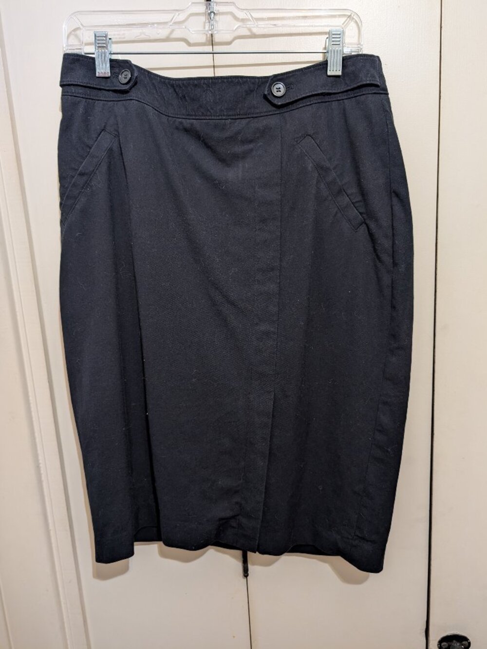 Ann Taylor Blk skirt -Looking good casual -Sz 10 -Side waist tabs -Front split